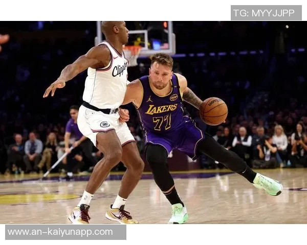 东契奇盛赞詹姆斯合作愉快认为其对湖人当下胜利至关重要